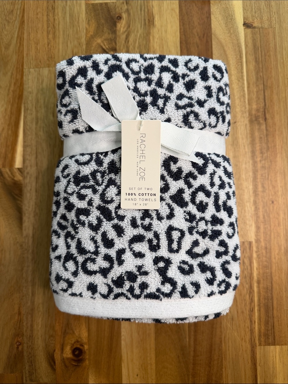 NWT Rachel Zoe Cheetah Print Hand Towel Set